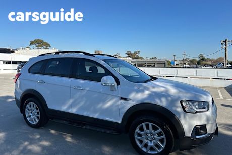 White 2017 Holden Captiva Wagon Active 5 Seater