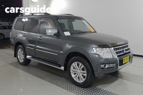 Grey 2015 Mitsubishi Pajero Wagon Exceed LWB (4X4)