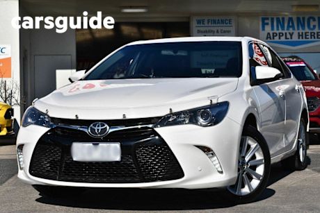 White 2016 Toyota Camry Sedan Atara S