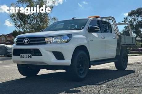 White 2015 Toyota Hilux Dual Cab Chassis SR (4X4)
