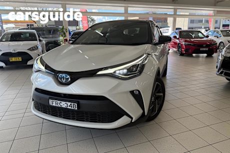 White 2020 Toyota C-HR Hatchback Koba (2WD) (hybrid)