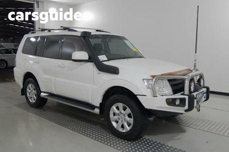 White 2014 Mitsubishi Pajero Wagon GLX-R LWB (4X4)