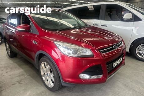 Red 2015 Ford Kuga Wagon Trend (awd)