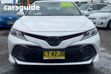 White 2018 Toyota Camry Sedan ASCENT ASV70R