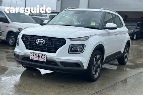White 2022 Hyundai Venue Wagon Active