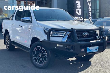 White 2023 Toyota Hilux Double Cab Pick Up SR5 + Premium Interior (4X4)