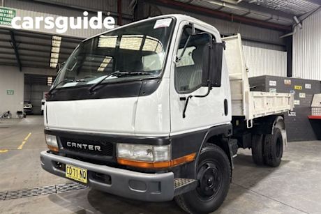 White 2000 Mitsubishi Nimbus Wagon