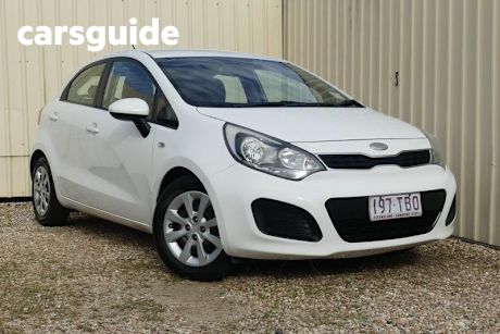 White 2013 Kia RIO Hatchback S