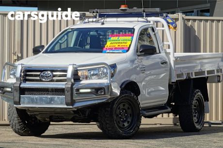 White 2018 Toyota Hilux Cab Chassis SR (4X4)