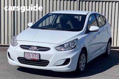White 2014 Hyundai Accent Hatchback Active