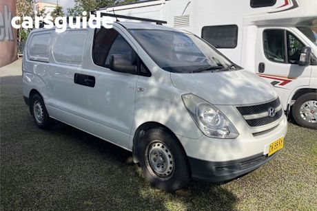 White 2010 Hyundai Iload Van