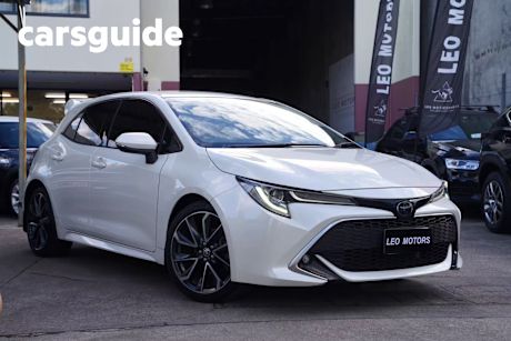 White 2019 Toyota Corolla Hatchback ZR