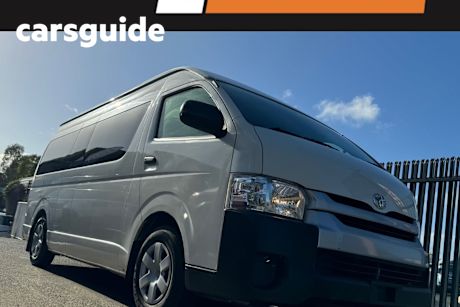 White 2014 Toyota Hiace Bus Commuter