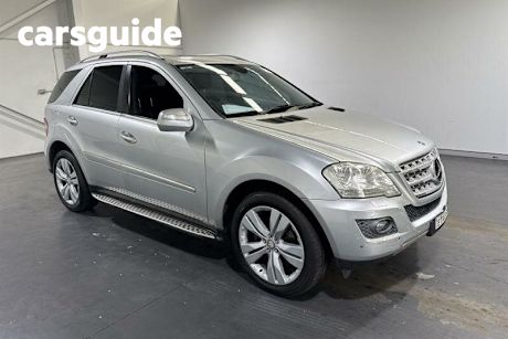 Silver 2010 Mercedes-Benz ML350 Wagon CDI (4X4)