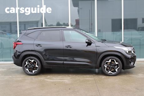 Black 2023 Kia Seltos Wagon