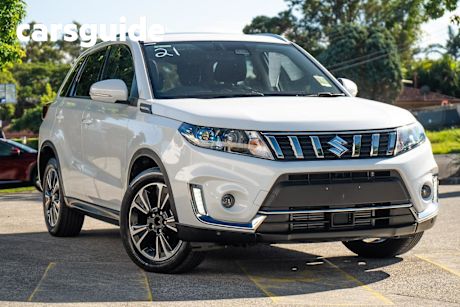 White 2023 Suzuki Vitara Wagon Turbo Allgrip