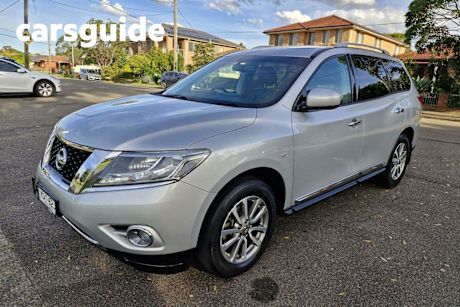 Silver 2016 Nissan Pathfinder Wagon ST-L (4X2)