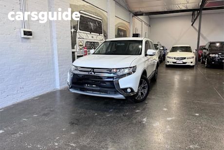 White 2017 Mitsubishi Outlander Wagon LS (4X2)