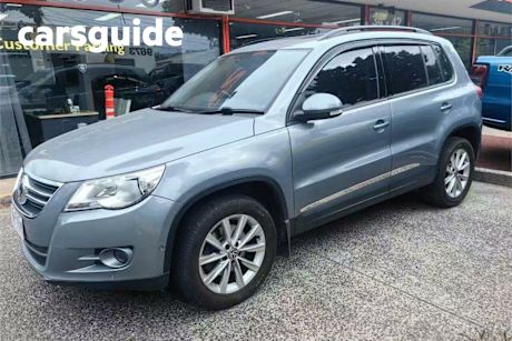 Grey 2009 Volkswagen Tiguan Wagon 103 TDI