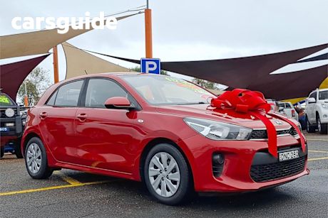 Red 2017 Kia RIO Hatchback S