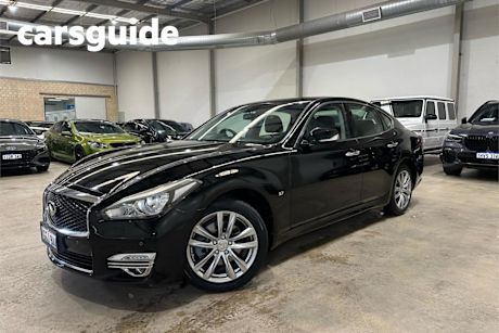Black 2016 Infiniti Q70 Sedan 3.7 GT