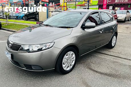 Beige 2011 Kia Cerato Hatchback SI