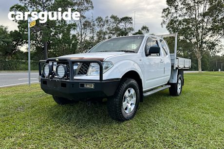 White 2010 Nissan Navara King Cab Chassis RX (4X4)