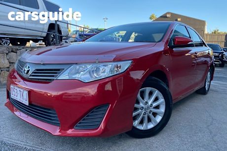 Red 2013 Toyota Camry Sedan Altise
