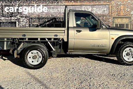 Grey 2004 Nissan Patrol Leaf Cab Chassis DX (4X4)