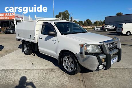 White 2007 Toyota Hilux Pickup SR