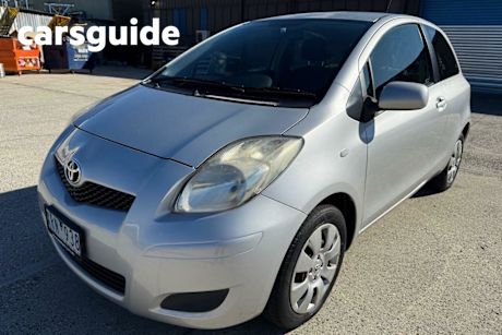 Silver 2010 Toyota Yaris Hatchback YR
