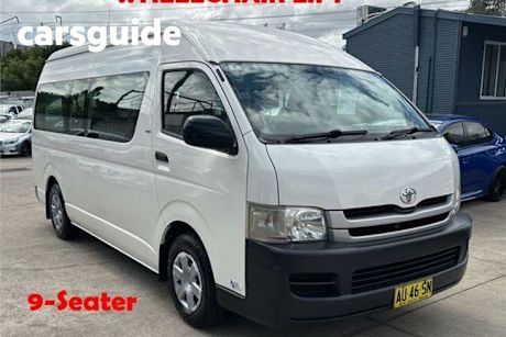 White 2008 Toyota Hiace Bus Commuter