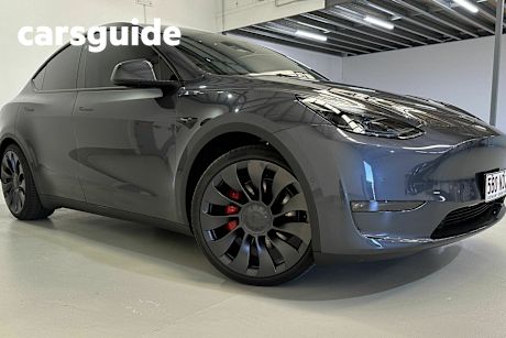 Green 2023 Tesla Model Y Wagon Performance