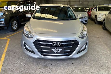 Silver 2015 Hyundai I30 Hatchback Active 1.6 Crdi