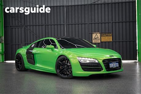 Green 2015 Audi R8 Coupe 4.2 FSI Quattro