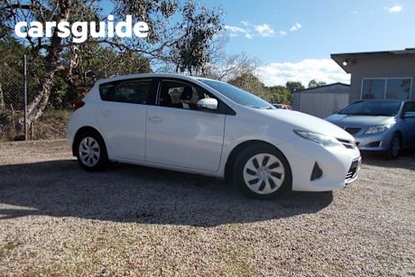 White 2015 Toyota Corolla Hatchback Ascent Sport