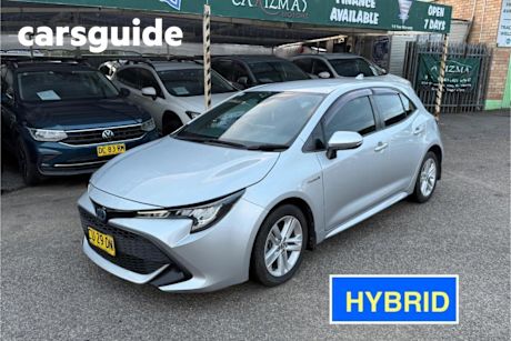 Silver 2019 Toyota Corolla Hatchback Ascent Sport (hybrid)