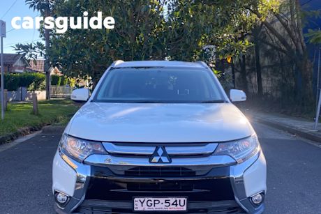 White 2017 Mitsubishi Outlander Wagon LS (4X2)