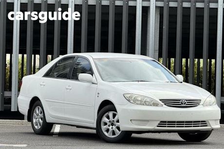White 2006 Toyota Camry Sedan Altise