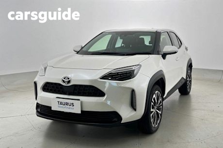 White 2022 Toyota Yaris Cross Wagon Urban (two-Tone)