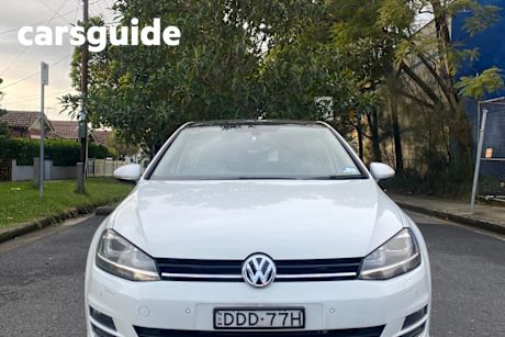 White 2015 Volkswagen Golf Hatchback 110 TDI Highline