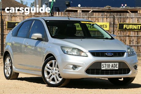 Silver 2009 Ford Focus Hatchback Zetec