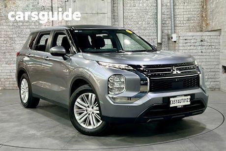 Grey 2023 Mitsubishi Outlander Wagon ES 2WD