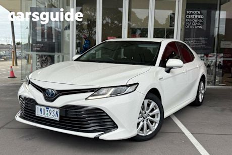 White 2018 Toyota Camry Sedan Ascent (hybrid)