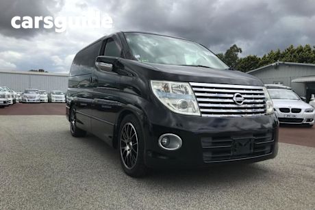Black 2005 Nissan Elgrand Wagon Luxury 8 seater Highway star