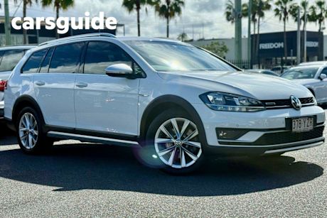 White 2019 Volkswagen Golf Wagon Alltrack 132 TSI