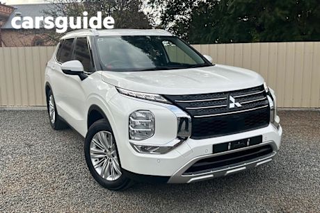 White 2021 Mitsubishi Outlander Wagon LS 7 Seat (2WD)