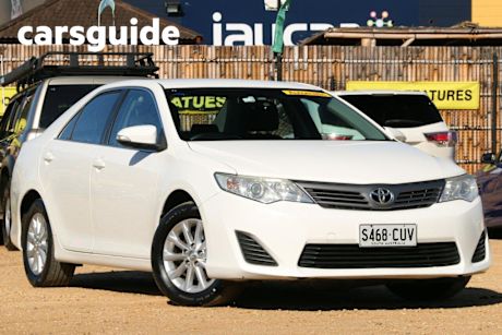 White 2013 Toyota Camry Sedan Altise