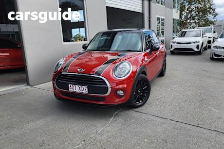 Red 2017 Mini Cooper Hatchback 5D Hatch