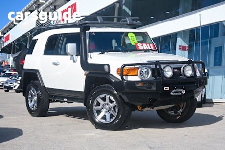 White 2014 Toyota FJ Cruiser Wagon
